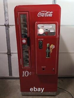Vintage Model 72 Cavalier no key Coke Coca Machine Pro Restored nice