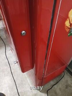 Vintage Model 72 Cavalier no key Coke Coca Machine Pro Restored nice