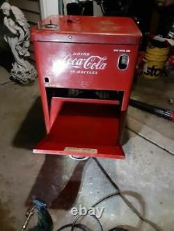 Vintage Original Late 1940s-1950s Original Vendo 10cent CocaCola Vending Machine