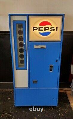 Vintage Pepsi Machine. Runs Great. Antique Pepsi Vending Machine