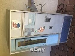 Vintage Pepsi machine in great shape