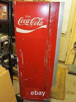 Vintage SelectiVend SS-63 7UP, Coca Cola Vending Machine