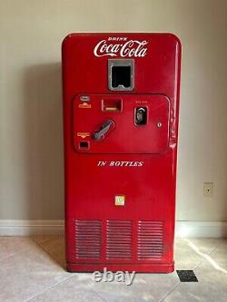 Vintage VMC 33 5 Cent Coca Cola Machine (original) Manufactured 06/27/1955