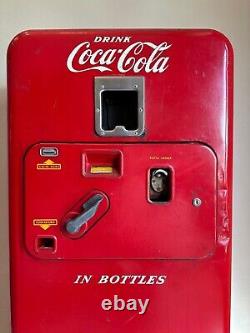 Vintage VMC 33 5 Cent Coca Cola Machine (original) Manufactured 06/27/1955