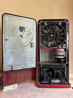 Vintage VMC 33 5 Cent Coca Cola Machine (original) Manufactured 06/27/1955