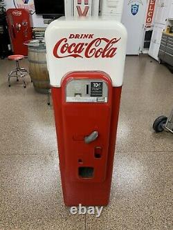 Vintage Vendo 44 Coca Cola Machine