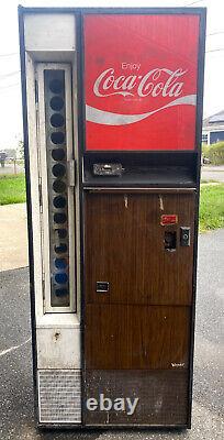 Vintage Vendo Coca-Cola vending machine Powers and lights up