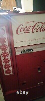 Vintage Vendo Coke Machine 1950s Gets Ice Cold