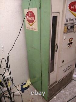 Vintage Vendorlator VF110D-A Dr. Pepper Coin Operated Vending Machine RUNS