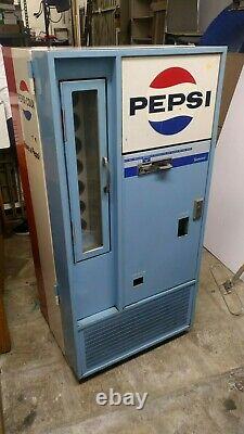 Vintage Vendorlator VFA 56B-C Pepsi Machine, unrestored Works great