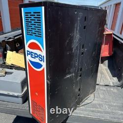 Vintage Wall / Tabletop Pepsi Machine Full Size Can Dispenser keys Gets Ice Cold