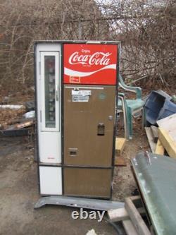 Vintage coke machine approx 1965