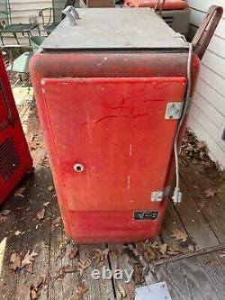 Vintage coke machine model a30000 gbz-50 (WORKS)