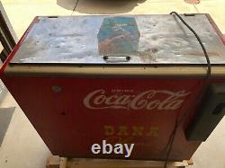 Vintage coke slider vending machine