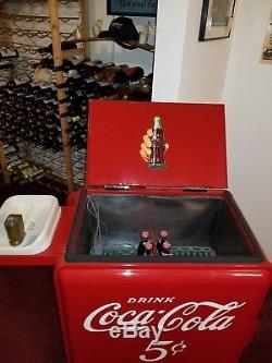 Vintage junior sweet water bath coca coke machine in great working condition