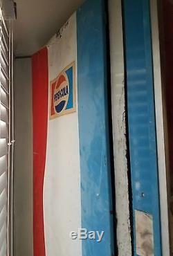 Vintage pepsi machine