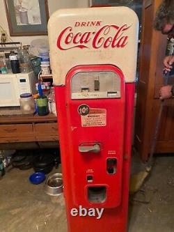 Vintage vendo 44 coke machine