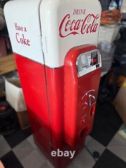 Wurlitzer COCA-COLA Soda Vending Machine W64 -great working condition